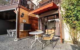 La Maison au Bord du Lac